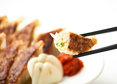 株式会社 ネギトラ 求人 当店自慢の葱を多く使った餃子は、ラーメンのお供にオーダーするお客様が多数います。