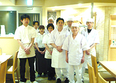 おそば 増田屋 次郎介、他 求人 店内調理にこだわり、舌の肥えたお客様にご納得いただける品質を提供し続けています。