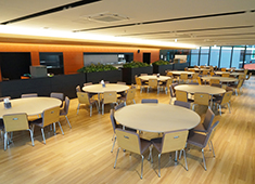 トラスコ中山株式会社（東証一部上場企業）／プラネット埼玉 求人 ▲社員食堂の風景