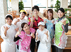 EGGS 'N THINGS JAPAN 株式会社 求人 お客様だけでなく、スタッフも笑顔で働ける…そんな雰囲気が当たり前に流れる好環境ができています！