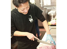 株式会社 モンキー・アドヴァタイジング／焼肉しょうざえもん 求人 地元のお客様中心に連日賑わっています。