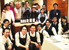 IL GHIOTTONE 丸の内店・ハワイ店 求人 全店ともオーナーをはじめ、優しいスタッフばかり。温かい雰囲気の職場です。働きやすさも追求するリストランテです。