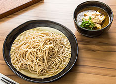 つけ蕎麦ぢゅるり 水道橋店 求人 1品ずつ丁寧に作っているからこそ、多くの方に愛されるおいしさを提供できております。（既存店料理写真）
