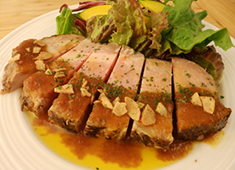 CRAFT BEER SERVER LAND／株式会社サイズカンパニーズ 求人 ペアリング技術を学びながら、ぜひビールへの知識も深めていってくださいね。フレンチ、イタリアン等の洋食経験者歓迎です