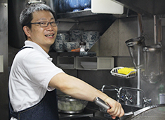 蕎麦酒処 空庵 求人 一丸となって営業し、笑顔を忘れずポジティブに働ける仲間が揃っています！