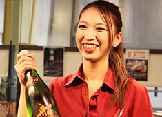 株式会社フォーブス（銀座／夢酒みずき・有楽町／宝） 求人 ▲女性スタッフも多数活躍中！日本酒・焼酎・クラフトビールが好きな方、和食が好きな方、大歓迎します！