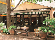 PAPAS CAFE（パパスカフェ）／株式会社パパス 求人 味や接客…だけでなく、雰囲気づくりまでこだわる当社の店舗。