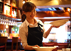 株式会社ハミングバード・インターナショナル 求人 料理+マネジメントスキルも身につけたい、料理人だけで終わりたくない。
そんな方とお会いしたいと考えています。
