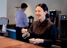 abno［ アブノ ］／DDD HOTEL 求人 ホテル内のカフェレストランでの調理のお仕事です。シェフと共に、他にはなりお店を作っていきましょう！
