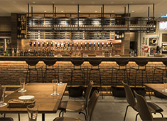 『CRAFT BEER TAP』 求人 常時15種類を超える独占輸入の樽生ビールや世界のボトルビールを提供する世界のクラフトビールを集めたビアバー。