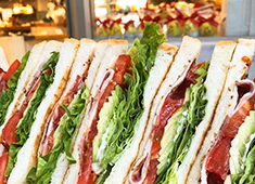 HILLSIDE PANTRY DAIKANYAMA（ヒルサイドパントリー代官山） 求人 自家製パンで作るサンドイッチが人気！季節に応じバインミー（ベトナムサンド）なども販売しています♪