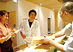 青山焼き鳥 平良 求人 独立に必要な技術・感性・経営
ノウハウ、全て学べます