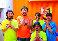 株式会社カオカオカオ／タイ屋台 999（カオカオカオ） 求人 日本人スタッフがほとんど！オープニングスタッフとして、まっさらな環境で働けるチャンスも多数！店舗見学・体験は歓迎！