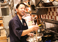 ひとひら 求人 常時50～70種類の料理を提供しているため、様々な調理に携わることができます。