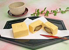 和菓子 大吾（だいご） 求人 看板商品である「爾比久良（にいくら）」。一部を除き、ここでしか提供しない、地域密着の和菓子店です。