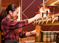 SCHMATZ（シュマッツ）／カイザーキッチン株式会社 求人 居酒屋などの異業態からの転職者が多数の当社。あなたの新しいキャリアのスタートを応援します！