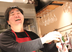 GRATEFUL株式会社（グレイトフル） 求人 社長や幹部と話すことも多いので、皆仲が良く、風通しの良い会社ですよ。仕込みや準備中はスタッフの笑い声も絶えません！
