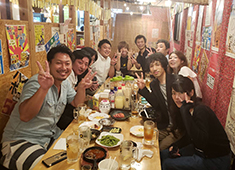 株式会社遊ダイニングプロジェクト 求人 20～40代のスタッフが活躍中！スタッフ同士の距離も近く、高い定着率も自慢！