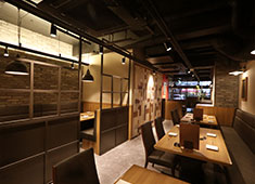 焼肉　はたがや 求人 オシャレな店内は客席数32と広くなく お客様すべてに目が行き届く環境です。お客様とのコミュニケーションがやりがいに