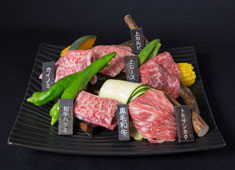 焼肉　はたがや 求人 A4・A5ランクの黒毛和牛を使った料理。 部位に合わせた一番美味しいカットでお客様に最高のお肉を提供しています！