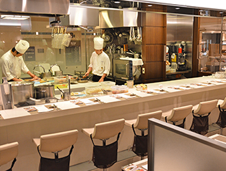 kitchen stage伊勢丹 新宿店／株式会社ビーアールエフ 求人 有名シェフがキッチンステージの為にゼロから作る新メニュー。そのレシピを身に付けることができます。
