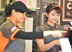 株式会社Tastea Trustea Japan　※飲食事業部 求人 シンプルだからこそ奥深く、いくらでもこだわりを追求できるブランド！だからこその働き甲斐もあるとの声もあるんです！
