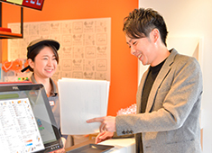 株式会社Tastea Trustea Japan　※飲食事業部 求人 世界3500店舗を展開中ですが、今年は更に世界4200店舗以上への拡大を目指していきます！
