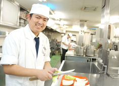 株式会社 熊魚菴 たん熊北店（東京ドームホテル店・横浜ホテルニューグランド店・左近太郎 銀座店） 求人 料理を作ることが好き！京都の食材をメインに、日本全国のたくさんの食材に携わり成長していきたい！そんな方大歓迎です！