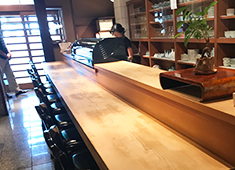 モン プチ コション ローズ ／ステーキ割烹 しお野 求人 2店舗とも良い意味でこぢんまりとしたお店なので、調理から接客までしっかり学べる環境です！