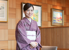 株式会社 柿安本店 （レストラン営業部・惣菜営業部・料亭 柿安）　※ジャスダック上場企業 求人 料亭ホールスタッフ積極採用中です！働きやすい環境だからこそ、若手や女性も最前線で活躍しています。