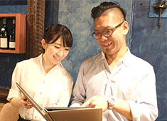 株式会社 スパイスワークス 求人 同ブランドでも店舗ごとに裁量権があり、アイデアを直ぐに実践できるから、仕事の「ヤリガイ」が違います！