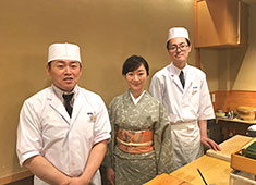 九段下 寿司政 求人 老舗と言われますが、スタッフは意外にも30代や40代が多いです。