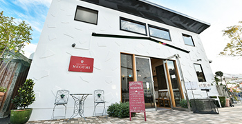 BOULANGERIE Cafe Ruban（リュバン）、RESTAURANT MEGUMI（メグミ）／株式会社フローラ企画 求人