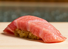 株式会社 プレジャーフーズ（江戸前鮨事業部） 求人 その日の食材を吟味し、鮨や一品料理の芸術を生み出します。