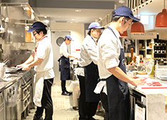 EATALY Asia Pacific, LTD.（イータリー・アジア・パシフィック株式会社） 求人 調理経験者歓迎！新メニューの提案などのチャンスもあります。