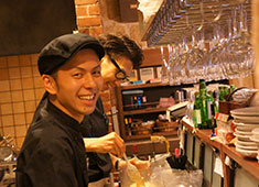 G-Field inc.（株式会社ジーフィールド）／東京 ワインバル八十郎、ほか 求人 イタリアン、ビストロ、スペイン料理など、洋食全般の経験を活かすことができます。