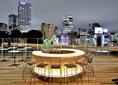 NoMad Grill｜Lounge（ノマド グリル｜ラウンジ）／株式会社 Edge（エッジ） 求人 お客様に居心地の良い空間を提供していきましょう！