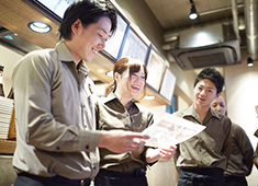 株式会社 サング 求人 女性スタッフも多く在籍。調理・サービスの間には垣根がなく、一体感のあるお店創りも特徴です。