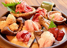 肉塊UNO／鶏焼き とり一九 ／Authentic Food 株式会社 求人 新ブランドは鶏をメインにした拘りの居酒屋。既存店とはまた違った働き方が可能！ワイワイ楽しみながら働きたい方に最適！