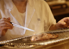 牛タン料理　閣／株式会社　閣 求人 若くてフレッシュなスタッフが多く活躍中です。アットホームな職場なんです。