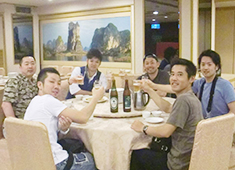 株式会社スライヴカンパニー 求人 社員旅行の一コマ。韓国や台湾、沖縄等、皆で楽しんでます。キッチリ休んで休日を楽しむ！これはオーナーのモットーです◎