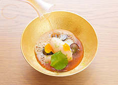 日本料理 鶴寿（かくじゅ）／株式会社リーフジャパン 求人 古典的な日本料理ではないので、フレンチやイタリアン、中華などの経験を活かしたメニュー提案も大歓迎です。