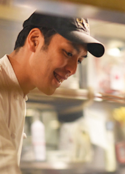 株式会社ダイナックホールディングス(サントリーグループ・東証2部上場企業) 求人