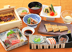 株式会社　髙之屋（こうのや） 求人 鰻だけでなく、和食・懐石料理でお客様に喜んでいただきます。アナタのアイディアがメニューになるんですよ！