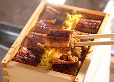株式会社　髙之屋（こうのや） 求人 うな麻婆など、新しいアイディアが新しいヒットメニューになることもあります。良い意味で型にはまらない場所でありたい。