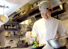 Restaurant GINZA KAZAN／株式会社Gコンセプト 求人 季節ごとの食材を駆使した料理を学びたい、経験を活かしながら確かな技術を身に付いきたい、そんな方も大歓迎です。