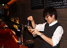 株式会社 シーンメーカー 求人 「Bistro Jitan」ではバーテンダーやソムリエも募集中！お酒の知識がある方は経験を活かして働けますよ♪