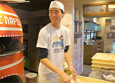MAR-DE NAPOLI JAPAN INC.／マルデナポリ、DA BOCCIANO！、山半、ほか 求人 薪窯のピッツァを経験してみたい、学びたい方も大歓迎です！