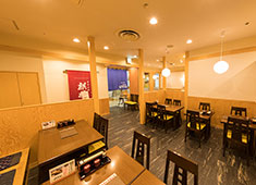 株式会社睦和/孫四郎そば 求人 連日、お客様の笑顔が絶えない店内です。