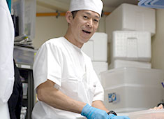 屋形船 あみ達／有限会社 船宿あみ達 求人 四季に応じて違う顔を見せる…そんな職場で、お客様に四季を感じさせるような仕事をしませんか？